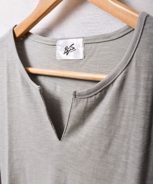 ARCHIVER（アーカイバ）の「【Bl】スラブ天竺キーネックTシャツ（Tシャツ/カットソー・レディース・ホワイト/ブラック/ネイビー/グレー/ピンク・MEDIUM/LARGE/X-LARGE）」の7枚目の写真