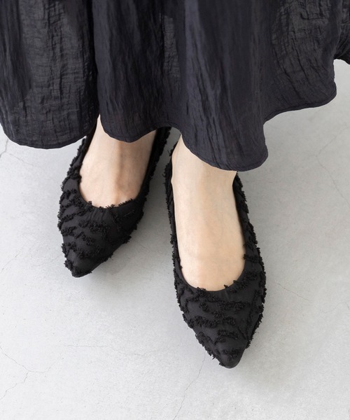 menue（メヌエ）の「【ふわっと軽い エアスイート】 走れるパンプス フラットヒール パンプス - 新色追加 -（パンプス・レディース・ブラック系その他2/ブラック系その他3/ブラウン系その他/ブラック/レオパード/ラベンダー/ブラック系その他/ボルドー/パイソン/ベージュ系その他/グレイッシュベージュ/その他/ライトグリーン/アッシュグレー/ブラック系その他5/グレー/ブルーグレー/アイボリー/ゼブラ/ベージュ系その他3/ベージュ系その他4/ホワイト系その他/ブラック系その他6/ベージュ系その他2/グレイッシュブルー/ブラック系その他4/ブラック系その他7/ベージュ系その他5/グレー系その他/ホワイト系その他2/イエロー/ホワイト系その他3/ブラウン/ブラウン系その他2/その他1/グリーン/パープル/ダークベージュ/ブラック系/ネイビー/オフホワイト/ライトグレー/ベージュ系/その他2/ライトブルー/ベージュ系その他6/ベージュ系その他7/オリーブ/ベージュ系1/ベージュ系2/ゴールド/シルバー/ブラック系2/ブラック系1/グレー系/グレー系その他2/ダークグレー/ブラック系3/ブラウン系その他3/ブラック系4/ブラック系5/シルバー系その他/ブラック系6・22.0cm/21.5cm/25.0cm/24.5cm/23.5cm/23.0cm/26.0cm/22.5cm/24.0cm/26.5cm/25.5cm/21.0cm）」の19枚目の写真