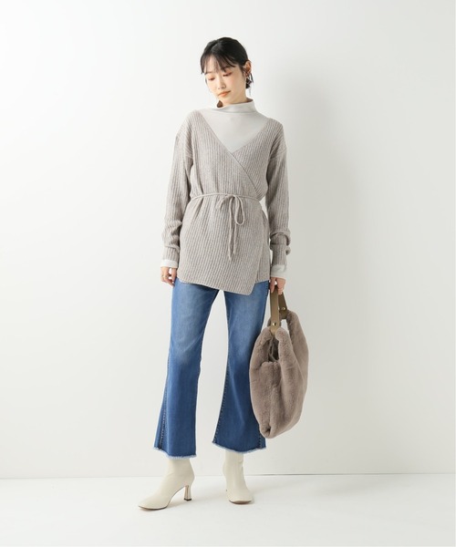 B.C STOCK(ベーセーストック)の「スムースハイネックロングTシャツ(Tシャツ/カットソー・レディース・ホワイト/ライトグレー/ブラック・FREE)」の4枚目の写真