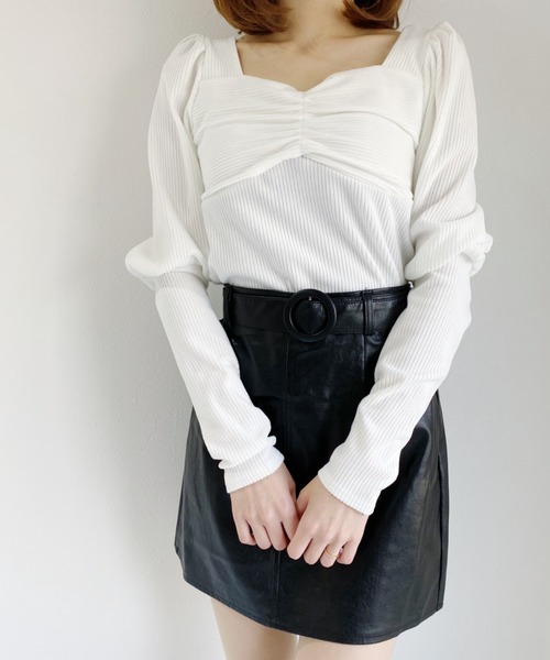 Loueme（ルエム）の「ハートネックパフスリーブトップス（Tシャツ/カットソー・レディース・ホワイト/ブラック/ベージュ・FREE）」の6枚目の写真