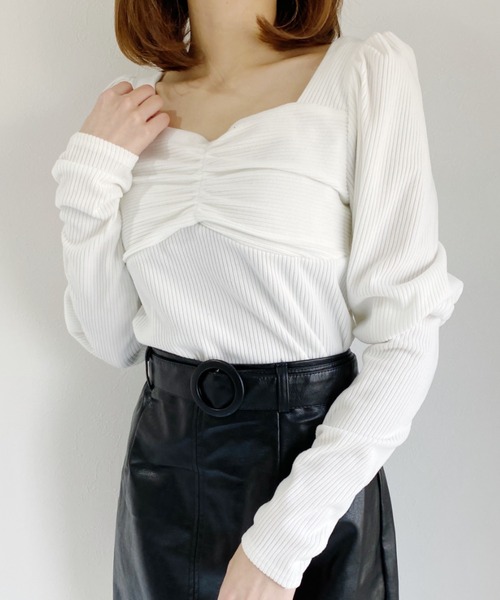 Loueme（ルエム）の「ハートネックパフスリーブトップス（Tシャツ/カットソー・レディース・ホワイト/ブラック/ベージュ・FREE）」の5枚目の写真