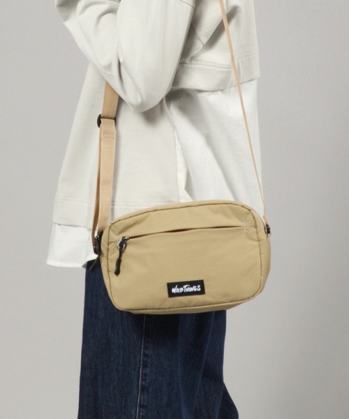 studio CLIP（スタディオクリップ）の「<WILDTHINGS> 別注ショルダーバッグ（ショルダーバッグ・レディース・ベージュ/サックスブルー/ブラック/レッド・FREE）」の3枚目の写真