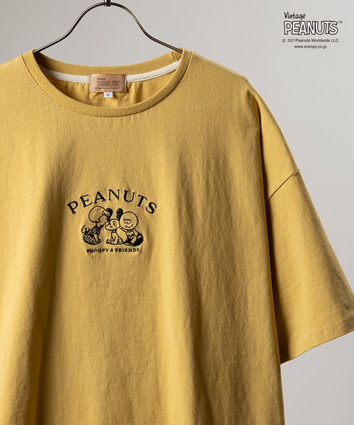 PEANUTS(ピーナッツ)の「【PEANUTS/ピーナッツ】SNOOPYスヌーピー/オーバーサイズクルーネックプリントTシャツ(Tシャツ/カットソー・メンズ・ホワイト/ブラウン/ライム/ブルー/マスタード/ホワイト系その他/ブラウン系その他/ブルー系その他/イエロー系その他/カラフル/ホワイト系その他2/ブルー系その他2・M/L)」の11枚目の写真