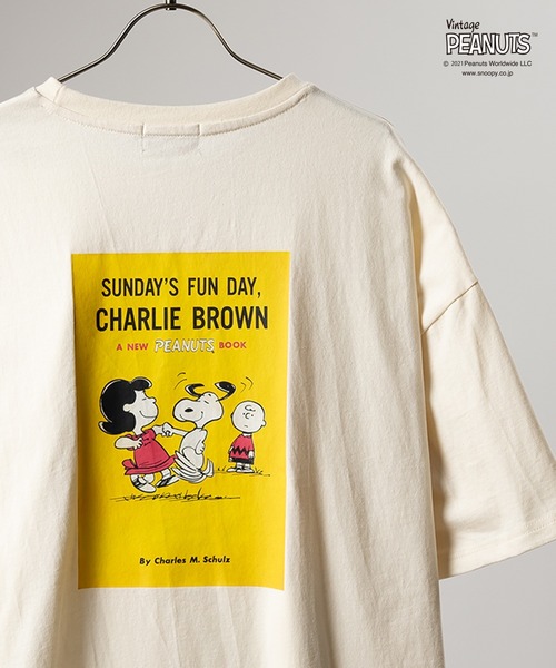 PEANUTS(ピーナッツ)の「【PEANUTS/ピーナッツ】SNOOPYスヌーピー/オーバーサイズクルーネックプリントTシャツ(Tシャツ/カットソー・メンズ・ホワイト/ブラウン/ライム/ブルー/マスタード/ホワイト系その他/ブラウン系その他/ブルー系その他/イエロー系その他/カラフル/ホワイト系その他2/ブルー系その他2・M/L)」の5枚目の写真