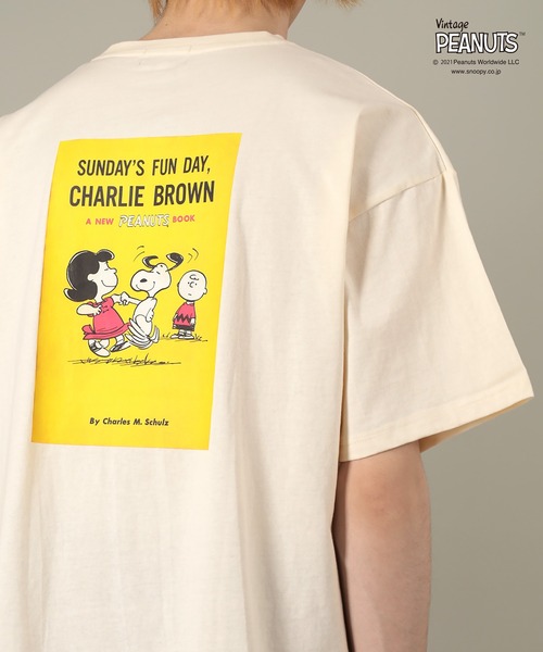 PEANUTS(ピーナッツ)の「【PEANUTS/ピーナッツ】SNOOPYスヌーピー/オーバーサイズクルーネックプリントTシャツ(Tシャツ/カットソー・メンズ・ホワイト/ブラウン/ライム/ブルー/マスタード/ホワイト系その他/ブラウン系その他/ブルー系その他/イエロー系その他/カラフル/ホワイト系その他2/ブルー系その他2・M/L)」の19枚目の写真