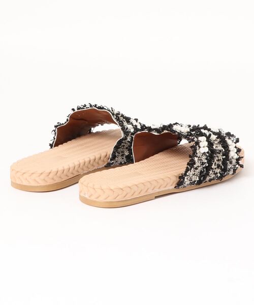 STYLEBLOCK(スタイルブロック)の「パール付きフラットサンダル(サンダル・レディース・ベージュ/ブラック・36/38/35/40/37/39)」の4枚目の写真