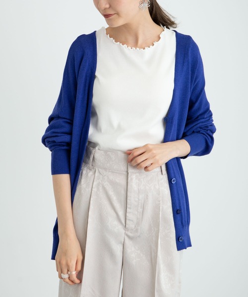 earth music&ecology(アースミュージックアンドエコロジー)の「【WEB限定】Vネックニットカーディガン *(カーディガン/ボレロ・レディース・ブラック/ネイビー/ブラウン/レッド/オフホワイト/サックスブルー/ピンク/ターコイズブルー/ブルー/グリーン/ミント/マスタード/ラベンダー/ピンクベージュ/オレンジ系その他/その他8/ロイヤルブルー/ライトベージュ/チェリーレッド/ライトグレー系1/ライトグレー系2・SMALL/MEDIUM)」の14枚目の写真