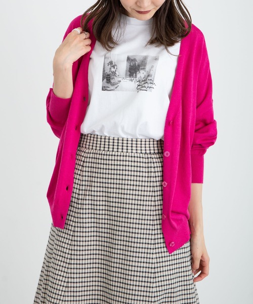 earth music&ecology(アースミュージックアンドエコロジー)の「【WEB限定】Vネックニットカーディガン *(カーディガン/ボレロ・レディース・ブラック/ネイビー/ブラウン/レッド/オフホワイト/サックスブルー/ピンク/ターコイズブルー/ブルー/グリーン/ミント/マスタード/ラベンダー/ピンクベージュ/オレンジ系その他/その他8/ロイヤルブルー/ライトベージュ/チェリーレッド/ライトグレー系1/ライトグレー系2・SMALL/MEDIUM)」の17枚目の写真