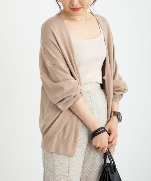 earth music&ecology(アースミュージックアンドエコロジー)の「【WEB限定】Vネックニットカーディガン *(カーディガン/ボレロ・レディース・ブラック/ネイビー/ブラウン/レッド/オフホワイト/サックスブルー/ピンク/ターコイズブルー/ブルー/グリーン/ミント/マスタード/ラベンダー/ピンクベージュ/オレンジ系その他/その他8/ロイヤルブルー/ライトベージュ/チェリーレッド/ライトグレー系1/ライトグレー系2・SMALL/MEDIUM)」の7枚目の写真