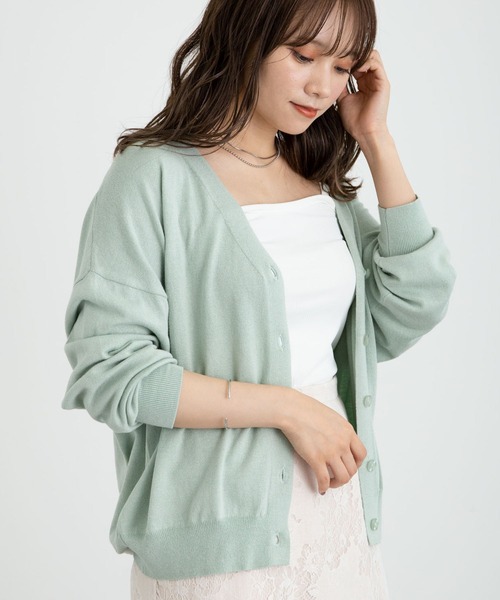 earth music&ecology(アースミュージックアンドエコロジー)の「【WEB限定】Vネックニットカーディガン *(カーディガン/ボレロ・レディース・ブラック/ネイビー/ブラウン/レッド/オフホワイト/サックスブルー/ピンク/ターコイズブルー/ブルー/グリーン/ミント/マスタード/ラベンダー/ピンクベージュ/オレンジ系その他/その他8/ロイヤルブルー/ライトベージュ/チェリーレッド/ライトグレー系1/ライトグレー系2・SMALL/MEDIUM)」の9枚目の写真