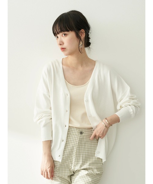 earth music&ecology(アースミュージックアンドエコロジー)の「【WEB限定】Vネックニットカーディガン *(カーディガン/ボレロ・レディース・ブラック/ネイビー/ブラウン/レッド/オフホワイト/サックスブルー/ピンク/ターコイズブルー/ブルー/グリーン/ミント/マスタード/ラベンダー/ピンクベージュ/オレンジ系その他/その他8/ロイヤルブルー/ライトベージュ/チェリーレッド/ライトグレー系1/ライトグレー系2・SMALL/MEDIUM)」の22枚目の写真