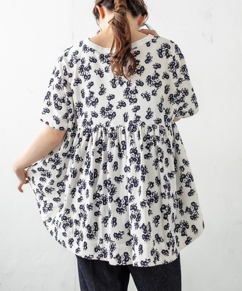 PUAL CE CIN（ピュアルセシン）の「抜染後ろギャザーショートスリーブプルオーバー（Tシャツ/カットソー・レディース・ホワイト/ベージュ/グレー/スミクロ・FREE）」の7枚目の写真