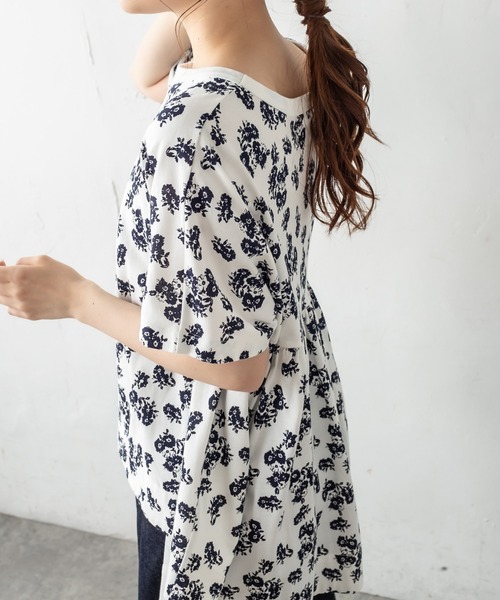 PUAL CE CIN（ピュアルセシン）の「抜染後ろギャザーショートスリーブプルオーバー（Tシャツ/カットソー・レディース・ホワイト/ベージュ/グレー/スミクロ・FREE）」の9枚目の写真