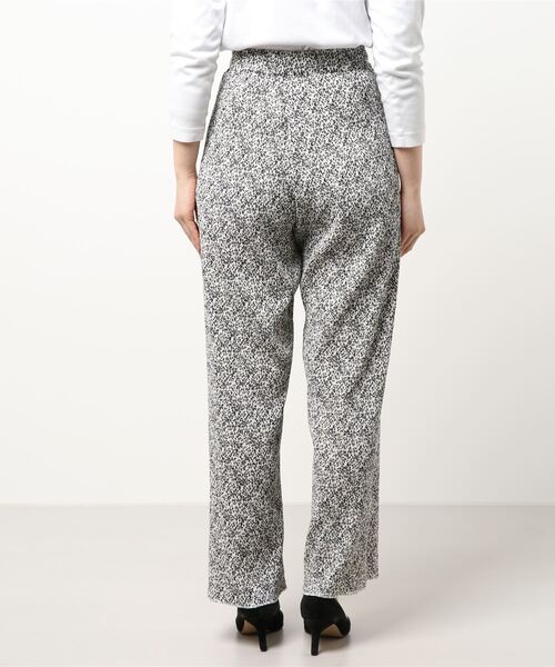 muure（ミュール）の「ニュアンス柄パンツ（その他パンツ・レディース・ホワイト/ブラック・FREE）」の4枚目の写真
