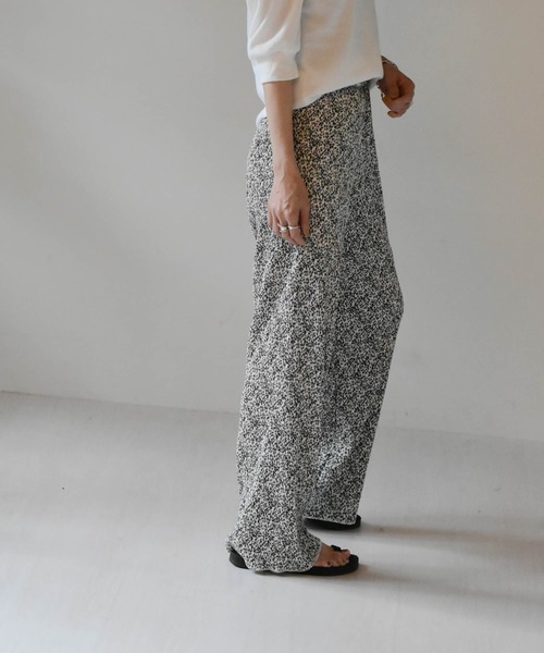 muure（ミュール）の「ニュアンス柄パンツ（その他パンツ・レディース・ホワイト/ブラック・FREE）」の8枚目の写真