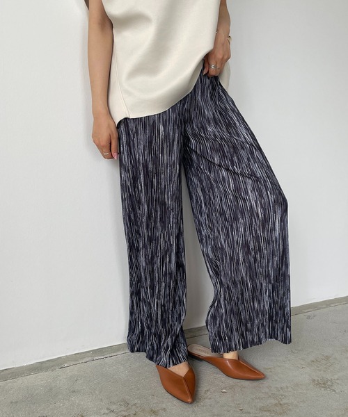 210nouve（トゥージュヌーブ）の「ニュアンス柄プリーツパンツ（その他パンツ・レディース・グレー系その他/ブラック系その他/グリーン系その他/ブルー系その他/カーキ・FREE）」の2枚目の写真