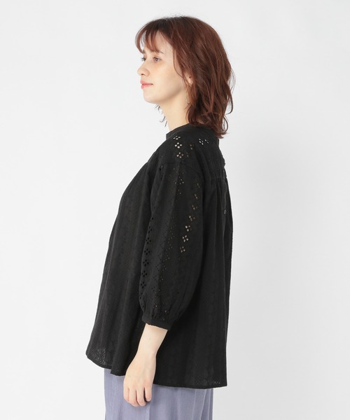 studio CLIP(スタディオクリップ)の「ダブルフロントカットレースシャツブラウス(シャツ/ブラウス・レディース・ブラック/オフホワイト/イエロー・MEDIUM/LARGE)」の4枚目の写真