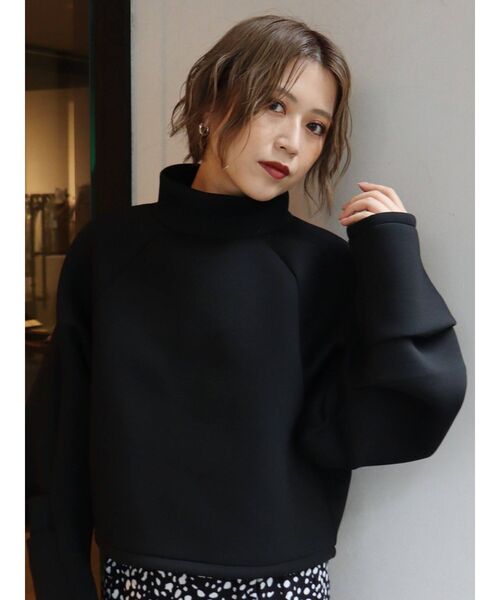 MURUA（ムルーア）の「モードタックボンディングトップス（Tシャツ/カットソー・レディース・アイボリー/ブラック/グリーン/モカ・FREE）」の3枚目の写真