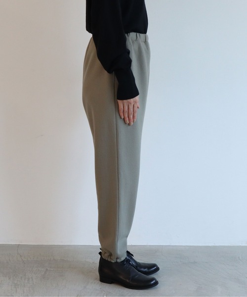 yuni(ユニ )の「スーパー100ウールル天hem gommeパンツ(その他パンツ・レディース・カーキ/ベージュ/ブラック・FREE)」の19枚目の写真