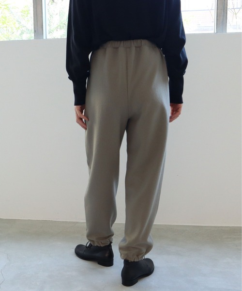 yuni(ユニ )の「スーパー100ウールル天hem gommeパンツ(その他パンツ・レディース・カーキ/ベージュ/ブラック・FREE)」の13枚目の写真