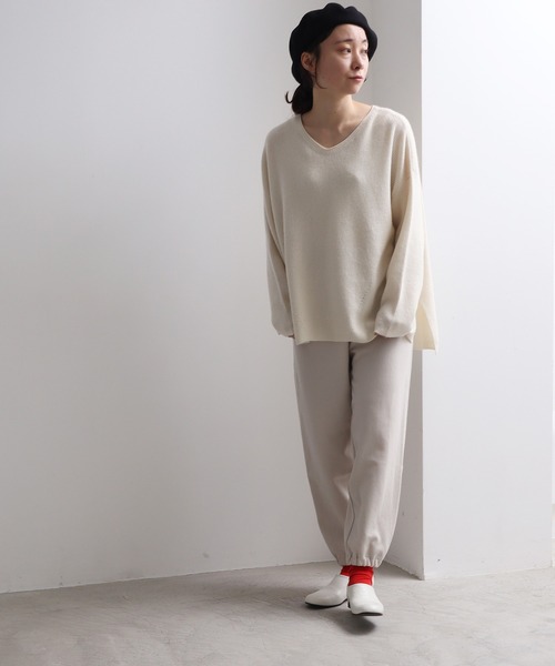 yuni(ユニ )の「スーパー100ウールル天hem gommeパンツ(その他パンツ・レディース・カーキ/ベージュ/ブラック・FREE)」の22枚目の写真