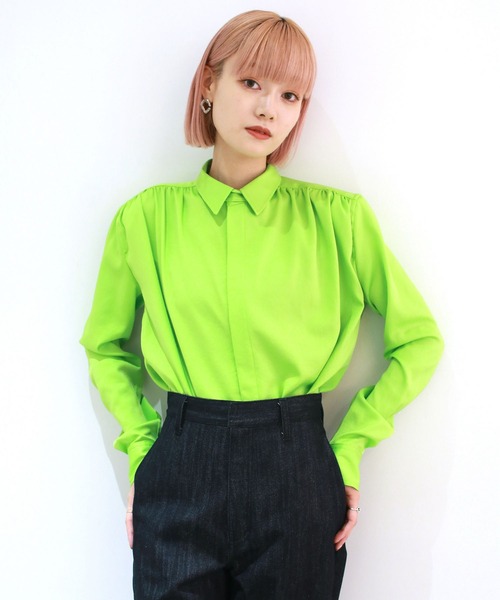 G.V.G.V.（ジーヴィージーヴィー）の「SATIN SHOUDER PADDED BLOUSE 