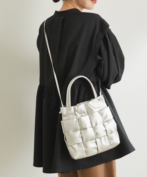 VIS(ビス)の「アクセントにぴったり。イントレチャート2WAYショルダー(ショルダーバッグ・レディース・ホワイト/ブラック/シルバー・FREE)」の17枚目の写真