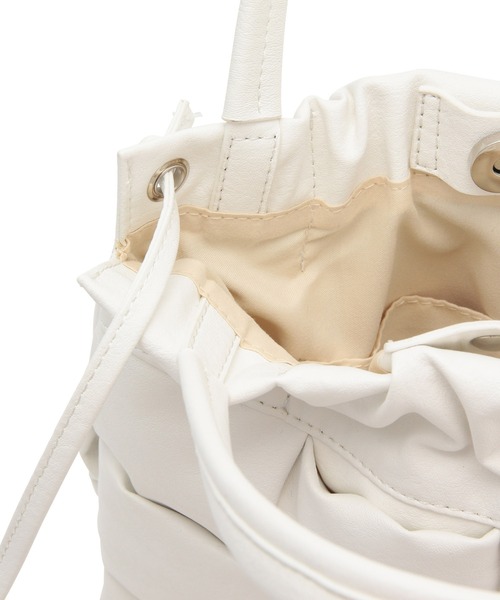 VIS(ビス)の「アクセントにぴったり。イントレチャート2WAYショルダー(ショルダーバッグ・レディース・ホワイト/ブラック/シルバー・FREE)」の5枚目の写真