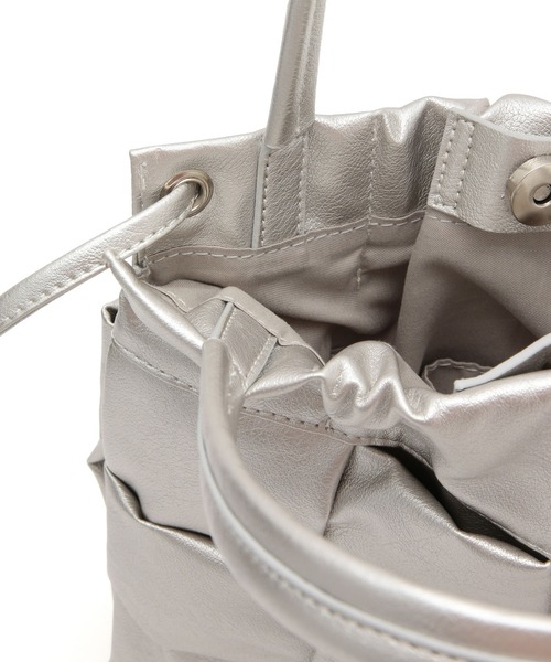 VIS(ビス)の「アクセントにぴったり。イントレチャート2WAYショルダー(ショルダーバッグ・レディース・ホワイト/ブラック/シルバー・FREE)」の11枚目の写真