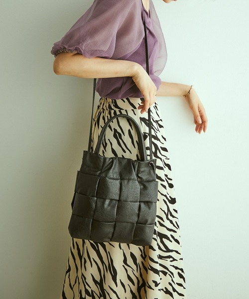 VIS(ビス)の「アクセントにぴったり。イントレチャート2WAYショルダー(ショルダーバッグ・レディース・ホワイト/ブラック/シルバー・FREE)」の15枚目の写真