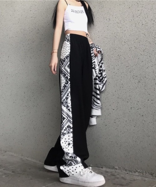 KOR（ケーオーアール）の「デザインラインパンツ（スラックス・レディース・ブラック×ホワイト・S/M/L/XL）」の5枚目の写真