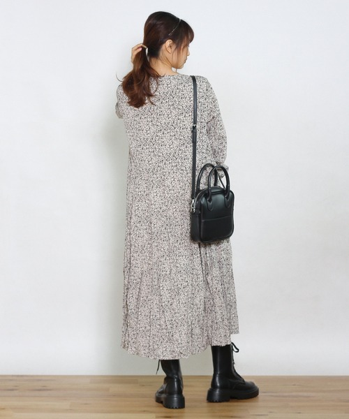 Crisp yours(クリスプユアーズ)の「【WEB限定】フラワーティアードワンピース(ワンピース・レディース・ブルー/アイボリー・FREE)」の16枚目の写真