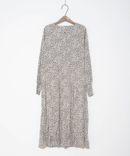 Crisp yours(クリスプユアーズ)の「【WEB限定】フラワーティアードワンピース(ワンピース・レディース・ブルー/アイボリー・FREE)」の20枚目の写真