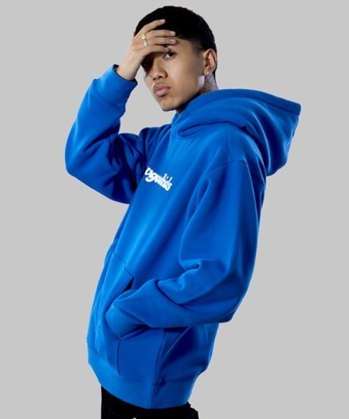 A FEW GOOD KIDS(ア フュー グッド キッズ)の「A'GEM/9 × .kom『A FEW GOOD KIDS/ア フュー グッド キッズ』3D LOGO HOODIE/裏起毛 3Dロゴ プルオーバーパーカー(パーカー・メンズ・ホワイト/ブラック/ブルー・XL)」の3枚目の写真