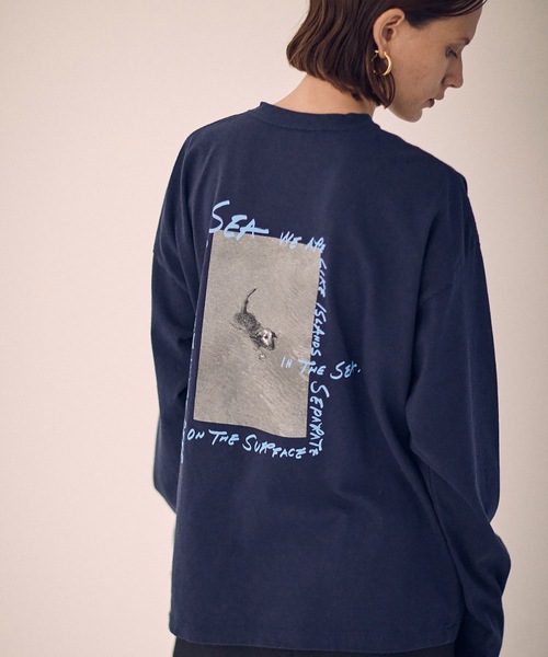 トップス SEA GRAPHIC L/S POCKET TEE (RIKU) SEA（シー）の「GRAPHIC L/S POCKET TEE (RIKU)（Tシャツ