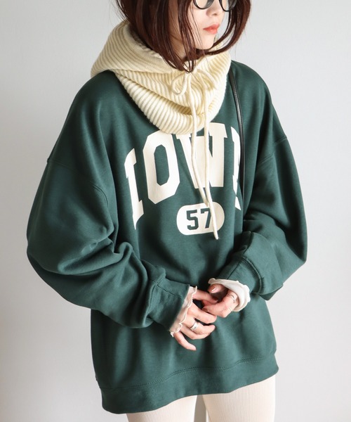 COURO（コウロ）の「カレッジロゴスウェット（スウェット・レディース・ライトグレー/ダークグリーン/ネイビー/霜降りグレー/オートミール/グレー系その他/ダークグリーン系/ネイビー系/ブルー/ブルー系その他/レッド系その他/アイボリー系/パープル系その他/ネイビー系1/グレー/パープル/レッド・M/L/XL）」の8枚目の写真