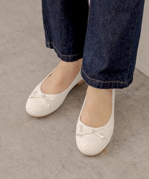 OLIVE des OLIVE（オリーブデオリーブ）の「春色バレーシューズ（バレエシューズ・レディース・ゴールド/オフホワイト/ホワイト/ピンク・MEDIUM/SMALL/LARGE）」の2枚目の写真