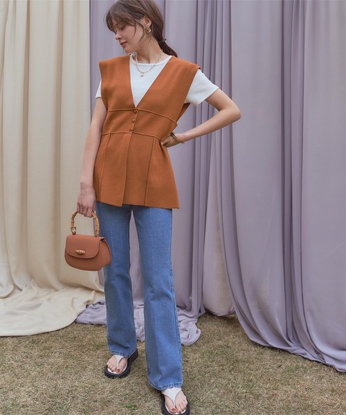 titivate（ティティベイト）の「深Vﾈｯｸﾃﾞｻﾞｲﾝﾆｯﾄﾍﾞｽﾄ（ベスト・レディース・キャメル/ブラック/ライトベージュ・M/L/S）」の12枚目の写真