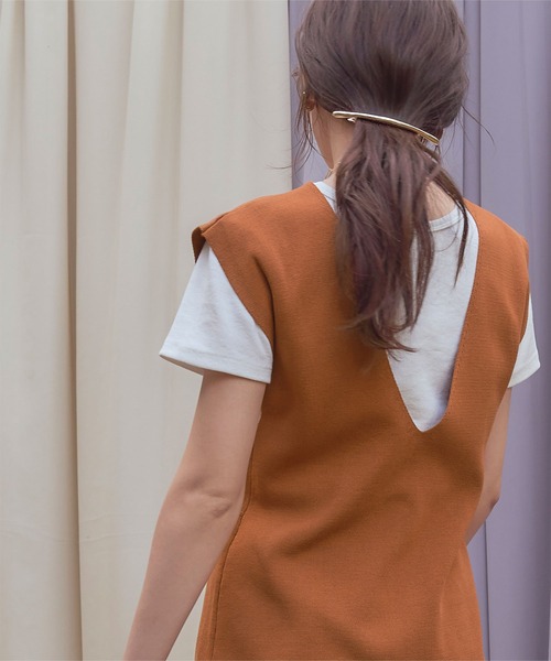 titivate（ティティベイト）の「深Vﾈｯｸﾃﾞｻﾞｲﾝﾆｯﾄﾍﾞｽﾄ（ベスト・レディース・キャメル/ブラック/ライトベージュ・M/L/S）」の9枚目の写真