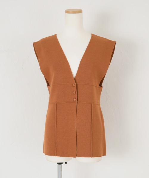 titivate（ティティベイト）の「深Vﾈｯｸﾃﾞｻﾞｲﾝﾆｯﾄﾍﾞｽﾄ（ベスト・レディース・キャメル/ブラック/ライトベージュ・M/L/S）」の21枚目の写真