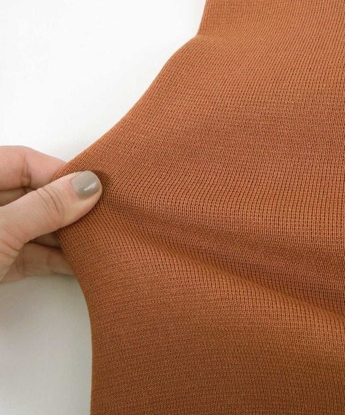 titivate（ティティベイト）の「深Vﾈｯｸﾃﾞｻﾞｲﾝﾆｯﾄﾍﾞｽﾄ（ベスト・レディース・キャメル/ブラック/ライトベージュ・M/L/S）」の7枚目の写真