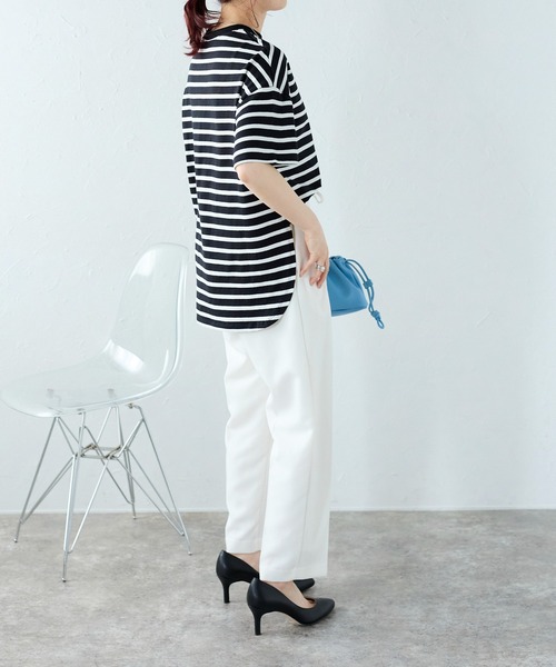 Fizz(フィズ)の「【Fizz/フィズ】 サイドスリット ポケット付きコットンTシャツ(Tシャツ/カットソー・レディース・グレイッシュベージュ/アイボリー/ブラック/ブルー/ホワイト×ネイビー/ブラック×ホワイト・M)」の22枚目の写真