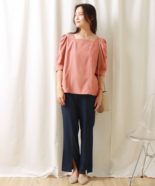 libelle more(リベル モア)の「スクエアネック袖ギャザーブラウス(シャツ/ブラウス・レディース・オフホワイト/ライトブルー/テラコッタ/ブラック・L/M)」の12枚目の写真