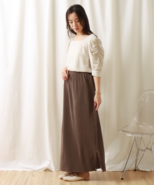 libelle more(リベル モア)の「スクエアネック袖ギャザーブラウス(シャツ/ブラウス・レディース・オフホワイト/ライトブルー/テラコッタ/ブラック・L/M)」の14枚目の写真