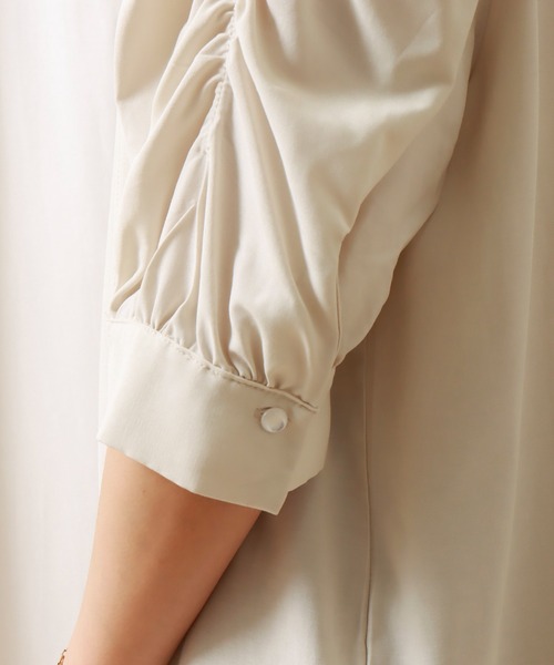 libelle more(リベル モア)の「スクエアネック袖ギャザーブラウス(シャツ/ブラウス・レディース・オフホワイト/ライトブルー/テラコッタ/ブラック・L/M)」の21枚目の写真