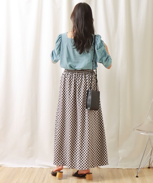 libelle more(リベル モア)の「スクエアネック袖ギャザーブラウス(シャツ/ブラウス・レディース・オフホワイト/ライトブルー/テラコッタ/ブラック・L/M)」の13枚目の写真