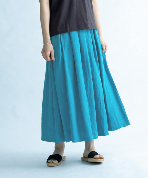 FORK&SPOON（フォークアンドスプーン）の「FORK&SPOON　タックミディスカート（スカート・レディース・ブラック/ナチュラル/ブルー系その他・1/2）」の3枚目の写真