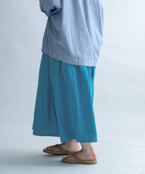 FORK&SPOON（フォークアンドスプーン）の「FORK&SPOON　タックミディスカート（スカート・レディース・ブラック/ナチュラル/ブルー系その他・1/2）」の17枚目の写真