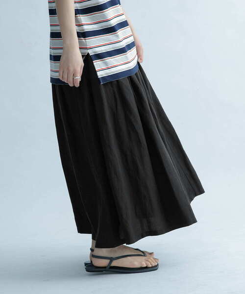 FORK&SPOON（フォークアンドスプーン）の「FORK&SPOON　タックミディスカート（スカート・レディース・ブラック/ナチュラル/ブルー系その他・1/2）」の6枚目の写真