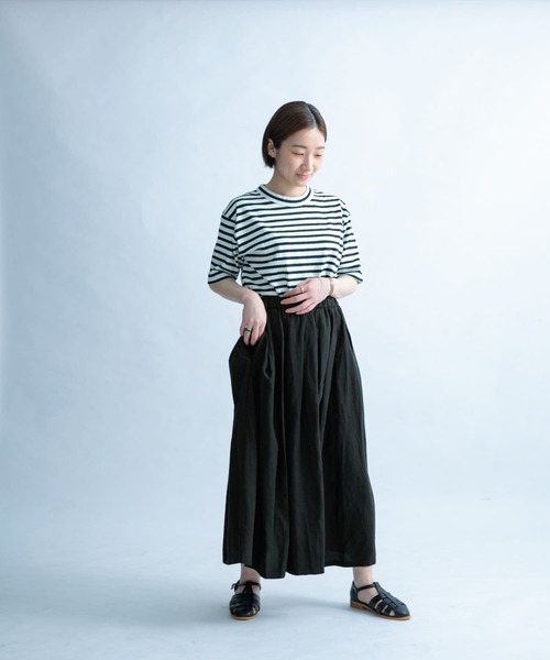 FORK&SPOON（フォークアンドスプーン）の「FORK&SPOON　タックミディスカート（スカート・レディース・ブラック/ナチュラル/ブルー系その他・1/2）」の7枚目の写真